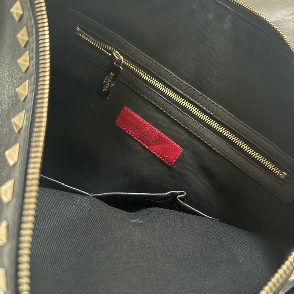 Valentino Rocktstud Vitello Oversized Clutch with wrist strap - Picture 5 of 10